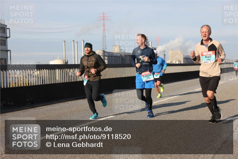 03.10.2025 - Köhlbrandbrückenlauf Lena Gebhardt http://msf.ph/oto/9118520 03.10.2025 09:44:51 Position 2 1262, 1082 meine-sportfotos.de