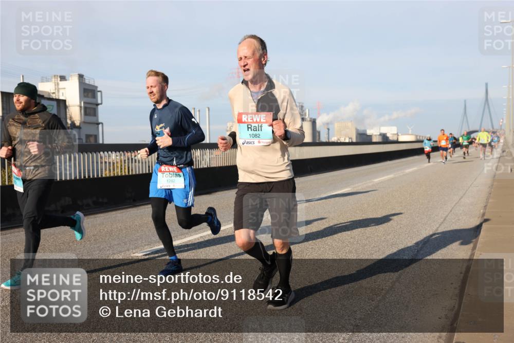 03.10.2025 - Köhlbrandbrückenlauf Lena Gebhardt http://msf.ph/oto/9118542 03.10.2025 09:44:52 Position 2 1262, 1082 meine-sportfotos.de
