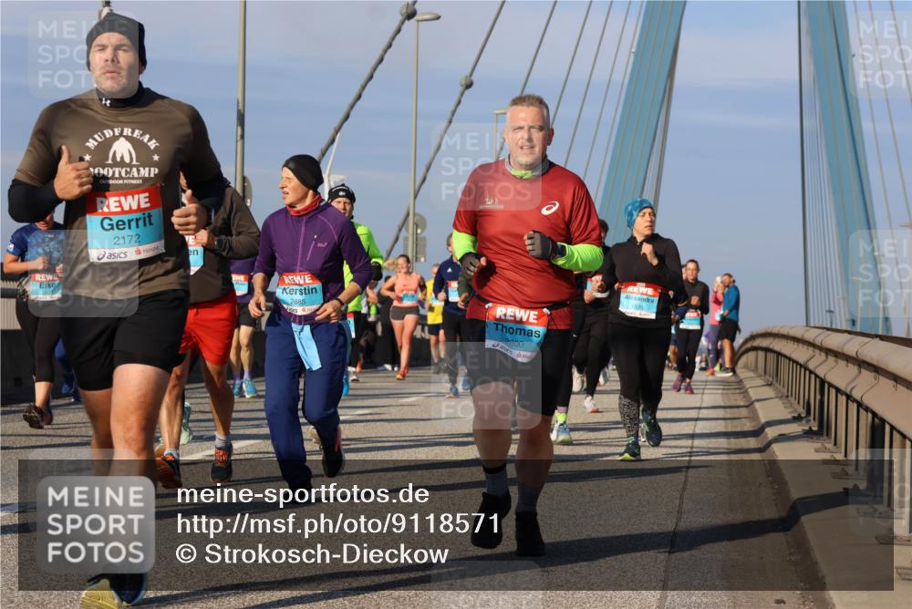 03.10.2025 - Köhlbrandbrückenlauf Strokosch-Dieckow http://msf.ph/oto/9118571 03.10.2025 09:52:29 Position 2 2172, 150, 2885, 2800, 1538 meine-sportfotos.de