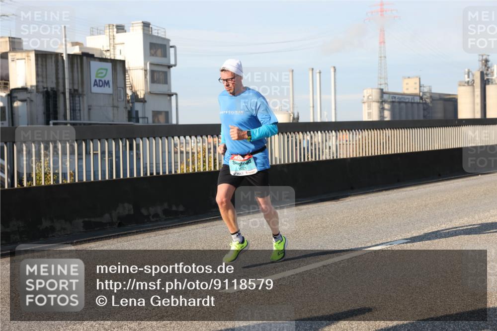 03.10.2025 - Köhlbrandbrückenlauf Lena Gebhardt http://msf.ph/oto/9118579 03.10.2025 09:44:53 Position 2 1021 meine-sportfotos.de