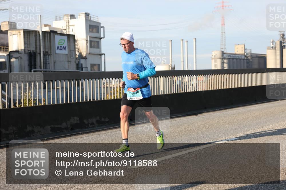 03.10.2025 - Köhlbrandbrückenlauf Lena Gebhardt http://msf.ph/oto/9118588 03.10.2025 09:44:53 Position 2 1021 meine-sportfotos.de