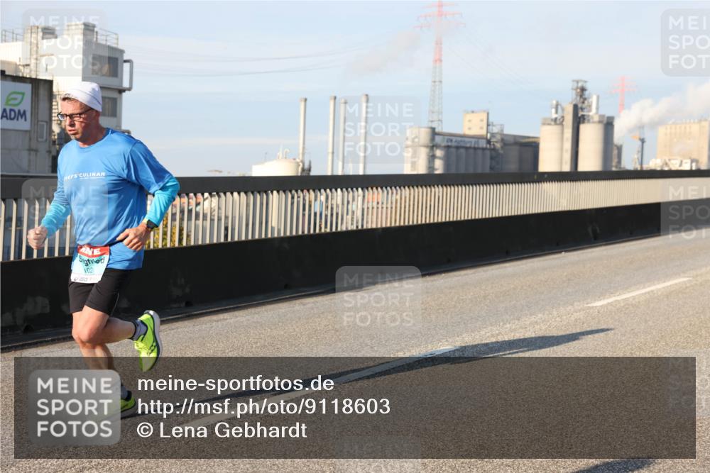 03.10.2025 - Köhlbrandbrückenlauf Lena Gebhardt http://msf.ph/oto/9118603 03.10.2025 09:44:53 Position 2 102 meine-sportfotos.de