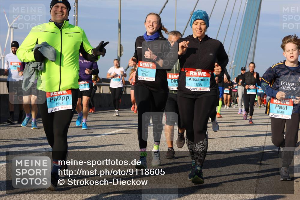 03.10.2025 - Köhlbrandbrückenlauf Strokosch-Dieckow http://msf.ph/oto/9118605 03.10.2025 09:52:33 Position 2 1549, 3765, 3488, 1538, 1548 meine-sportfotos.de