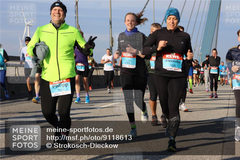 03.10.2025 - Köhlbrandbrückenlauf Strokosch-Dieckow http://msf.ph/oto/9118613 03.10.2025 09:52:33 Position 2 3765, 1549, 1538 meine-sportfotos.de