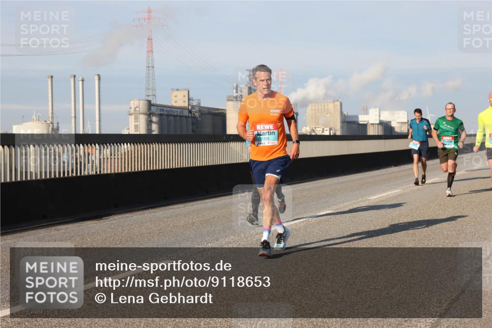 03.10.2025 - Köhlbrandbrückenlauf Lena Gebhardt http://msf.ph/oto/9118653 03.10.2025 09:44:58 Position 2 1315 meine-sportfotos.de