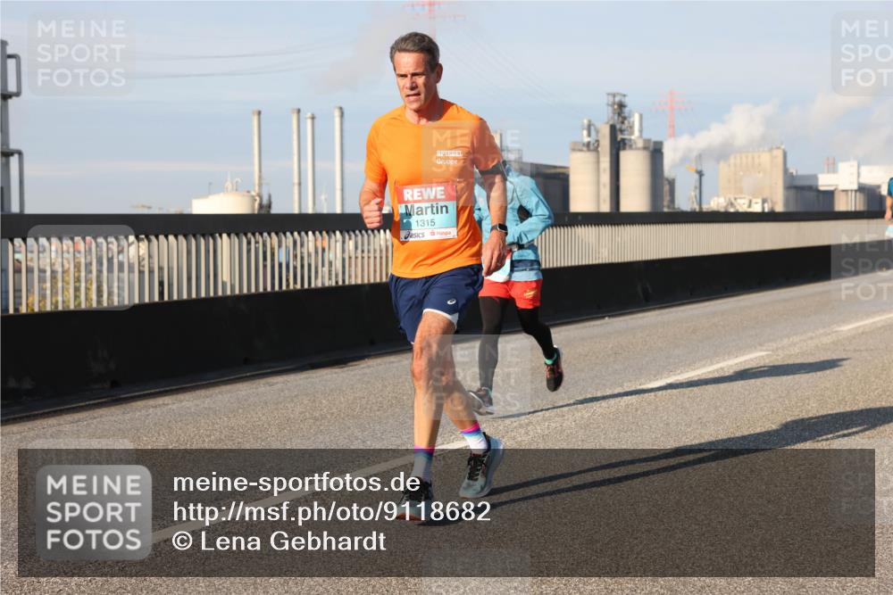 03.10.2025 - Köhlbrandbrückenlauf Lena Gebhardt http://msf.ph/oto/9118682 03.10.2025 09:44:58 Position 2 1315 meine-sportfotos.de
