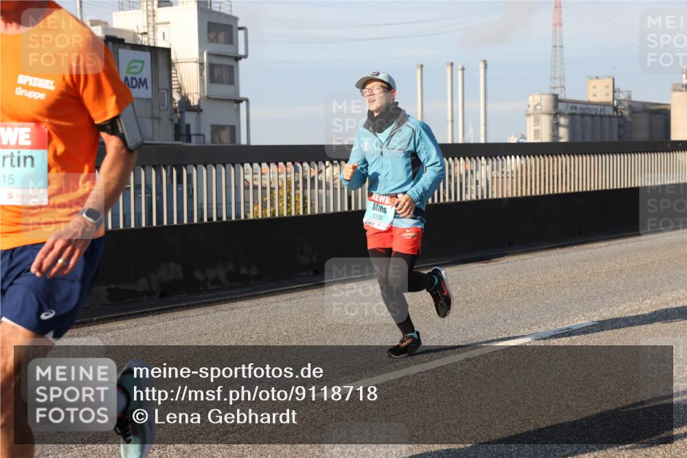 03.10.2025 - Köhlbrandbrückenlauf Lena Gebhardt http://msf.ph/oto/9118718 03.10.2025 09:44:59 Position 2 15, 1330 meine-sportfotos.de