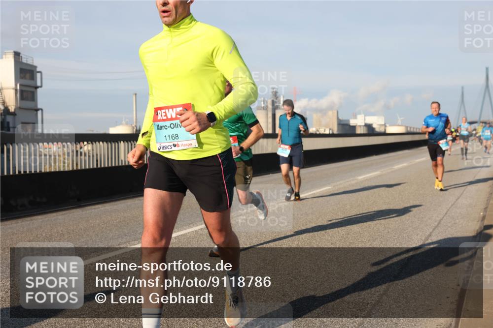03.10.2025 - Köhlbrandbrückenlauf Lena Gebhardt http://msf.ph/oto/9118786 03.10.2025 09:45:01 Position 2 1168 meine-sportfotos.de