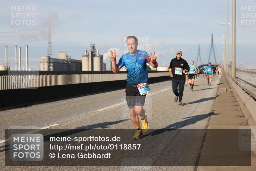 03.10.2025 - Köhlbrandbrückenlauf Lena Gebhardt http://msf.ph/oto/9118857 03.10.2025 09:45:03 Position 2 2712 meine-sportfotos.de