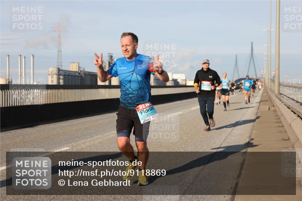 03.10.2025 - Köhlbrandbrückenlauf Lena Gebhardt http://msf.ph/oto/9118869 03.10.2025 09:45:03 Position 2 2712 meine-sportfotos.de