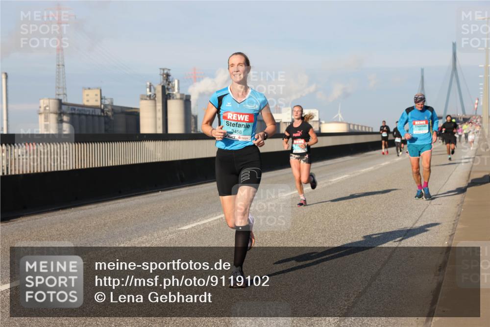 03.10.2025 - Köhlbrandbrückenlauf Lena Gebhardt http://msf.ph/oto/9119102 03.10.2025 09:45:07 Position 2 3458 meine-sportfotos.de
