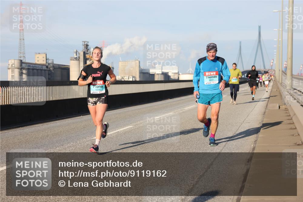 03.10.2025 - Köhlbrandbrückenlauf Lena Gebhardt http://msf.ph/oto/9119162 03.10.2025 09:45:09 Position 2 1018, 3317 meine-sportfotos.de