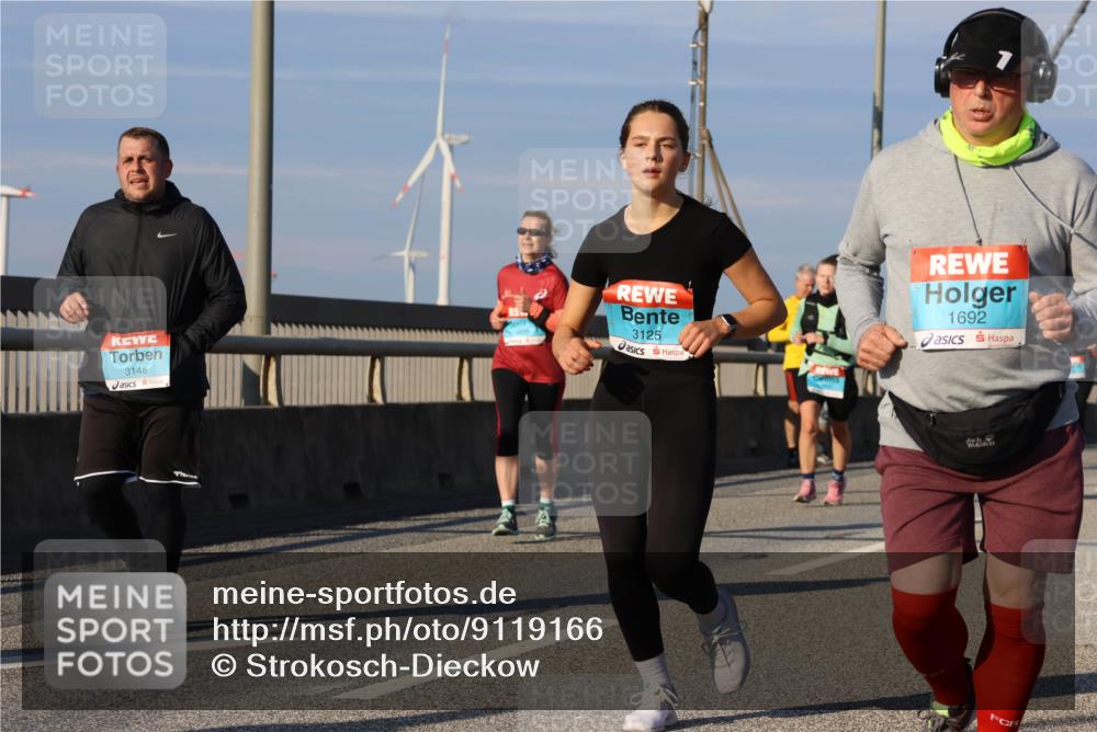 03.10.2025 - Köhlbrandbrückenlauf Strokosch-Dieckow http://msf.ph/oto/9119166 03.10.2025 09:52:52 Position 2 3148, 3125, 1692 meine-sportfotos.de