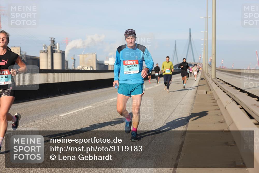 03.10.2025 - Köhlbrandbrückenlauf Lena Gebhardt http://msf.ph/oto/9119183 03.10.2025 09:45:09 Position 2 1018, 3317 meine-sportfotos.de