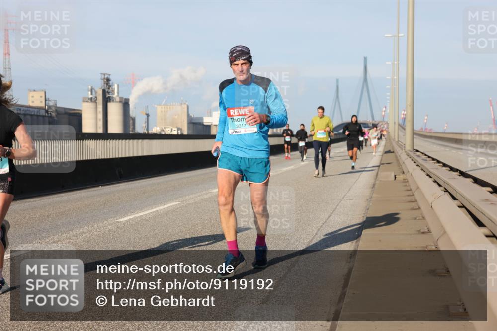 03.10.2025 - Köhlbrandbrückenlauf Lena Gebhardt http://msf.ph/oto/9119192 03.10.2025 09:45:09 Position 2 3317 meine-sportfotos.de