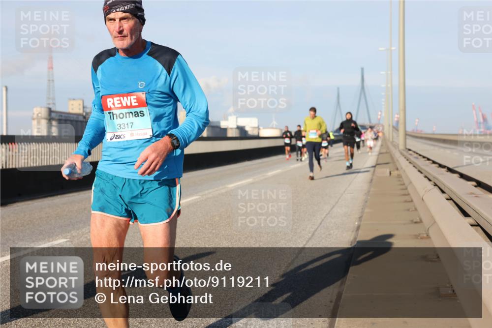 03.10.2025 - Köhlbrandbrückenlauf Lena Gebhardt http://msf.ph/oto/9119211 03.10.2025 09:45:10 Position 2 3317 meine-sportfotos.de