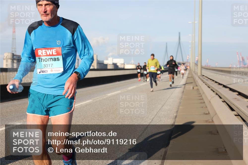 03.10.2025 - Köhlbrandbrückenlauf Lena Gebhardt http://msf.ph/oto/9119216 03.10.2025 09:45:10 Position 2 66, 3317 meine-sportfotos.de