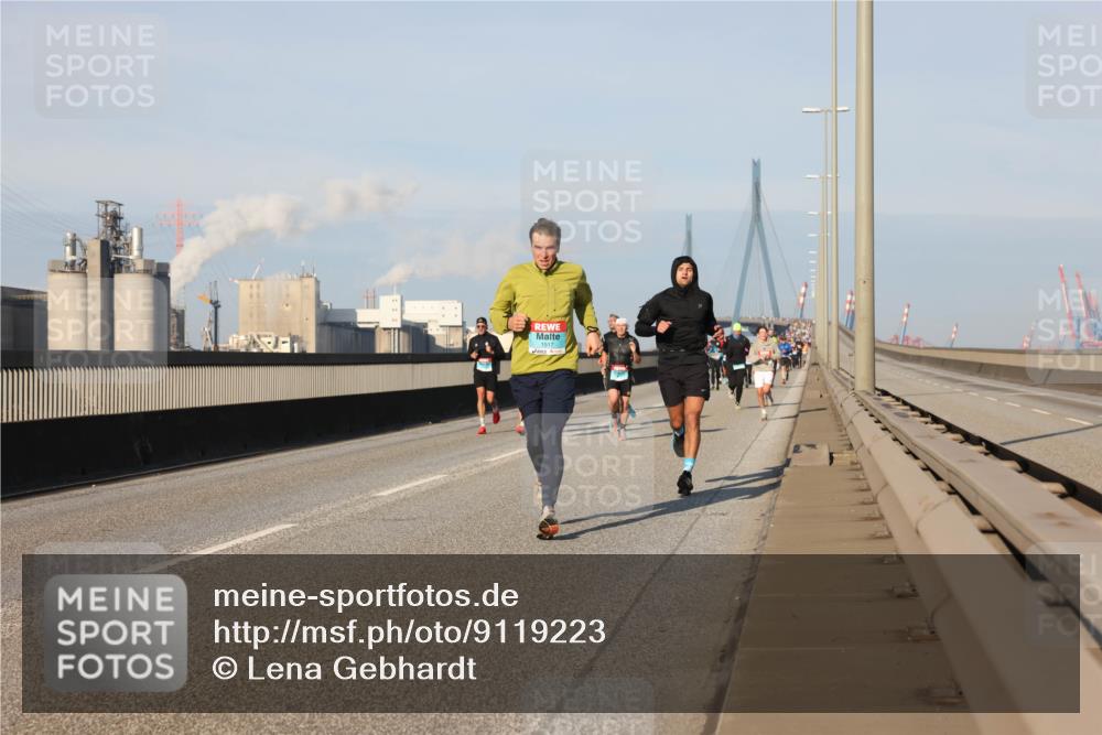 03.10.2025 - Köhlbrandbrückenlauf Lena Gebhardt http://msf.ph/oto/9119223 03.10.2025 09:45:12 Position 2 1517 meine-sportfotos.de