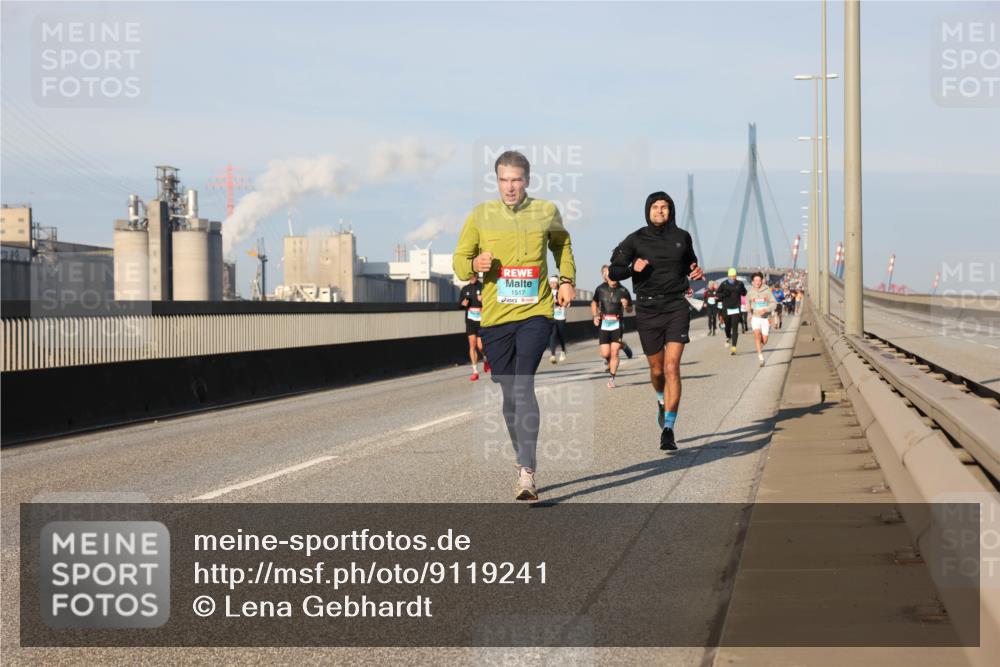 03.10.2025 - Köhlbrandbrückenlauf Lena Gebhardt http://msf.ph/oto/9119241 03.10.2025 09:45:13 Position 2 1517 meine-sportfotos.de