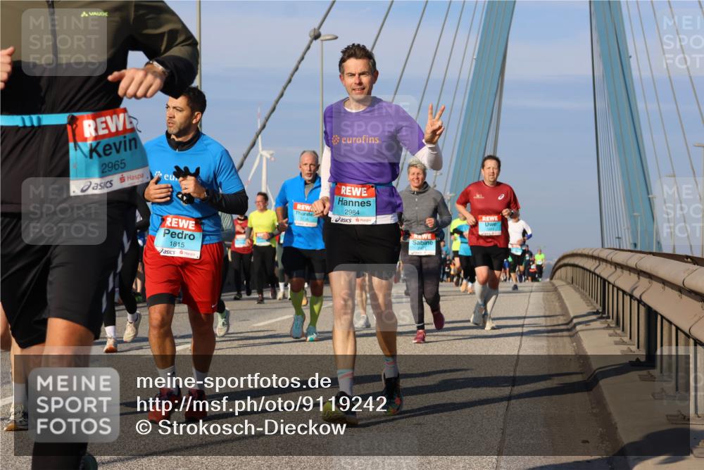 03.10.2025 - Köhlbrandbrückenlauf Strokosch-Dieckow http://msf.ph/oto/9119242 03.10.2025 09:53:03 Position 2 2965, 1815, 2984, 3676 meine-sportfotos.de