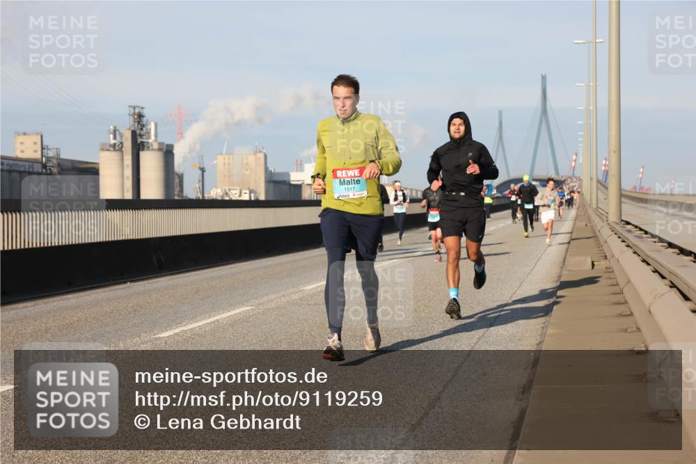 03.10.2025 - Köhlbrandbrückenlauf Lena Gebhardt http://msf.ph/oto/9119259 03.10.2025 09:45:13 Position 2 1517 meine-sportfotos.de