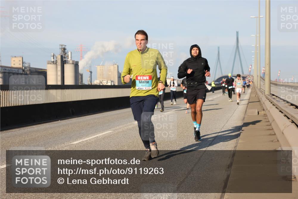 03.10.2025 - Köhlbrandbrückenlauf Lena Gebhardt http://msf.ph/oto/9119263 03.10.2025 09:45:13 Position 2 1517 meine-sportfotos.de