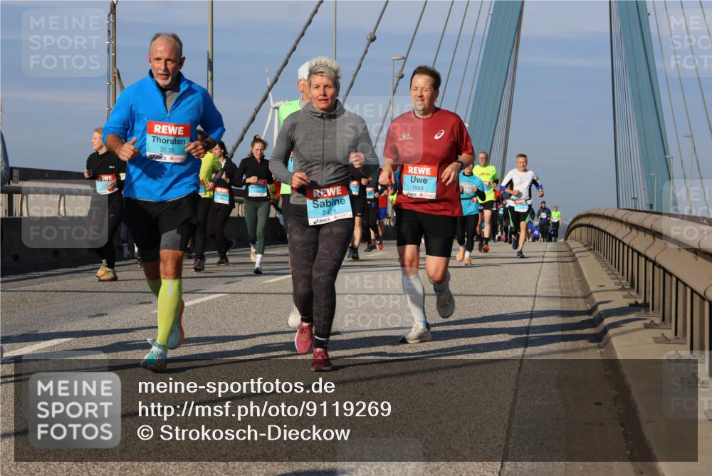 03.10.2025 - Köhlbrandbrückenlauf Strokosch-Dieckow http://msf.ph/oto/9119269 03.10.2025 09:53:05 Position 2 3676, 2421, 1883 meine-sportfotos.de