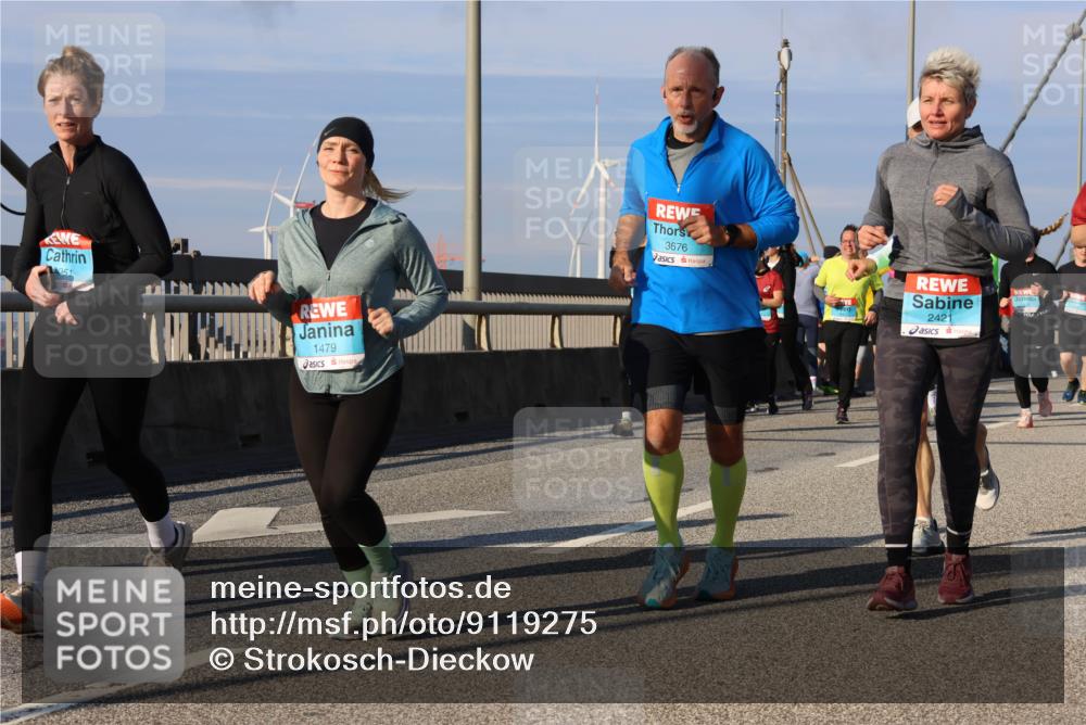 03.10.2025 - Köhlbrandbrückenlauf Strokosch-Dieckow http://msf.ph/oto/9119275 03.10.2025 09:53:06 Position 2 051, 1479, 3676, 2421 meine-sportfotos.de
