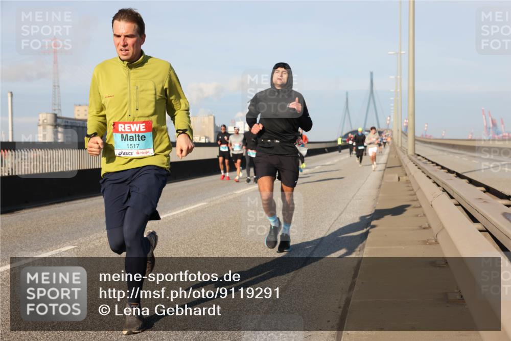 03.10.2025 - Köhlbrandbrückenlauf Lena Gebhardt http://msf.ph/oto/9119291 03.10.2025 09:45:15 Position 2 1517 meine-sportfotos.de
