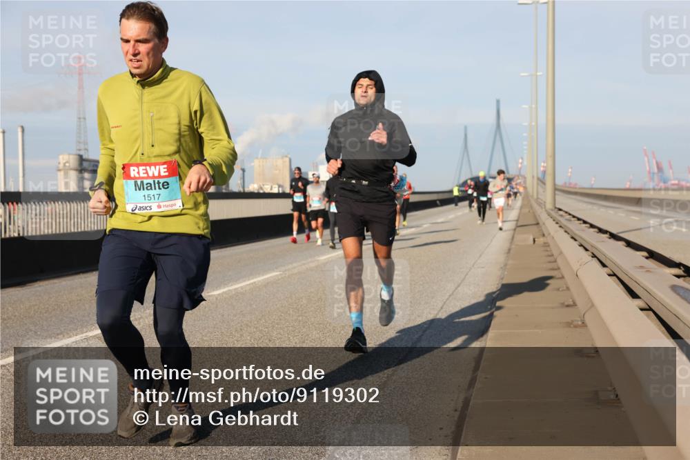 03.10.2025 - Köhlbrandbrückenlauf Lena Gebhardt http://msf.ph/oto/9119302 03.10.2025 09:45:15 Position 2 1517 meine-sportfotos.de