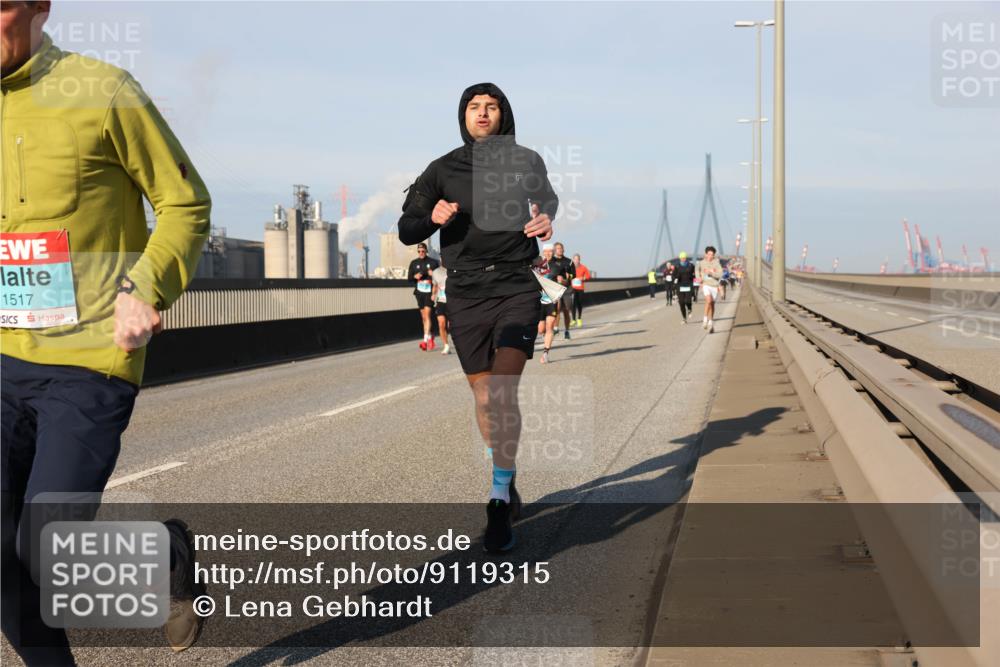 03.10.2025 - Köhlbrandbrückenlauf Lena Gebhardt http://msf.ph/oto/9119315 03.10.2025 09:45:15 Position 2 1517 meine-sportfotos.de