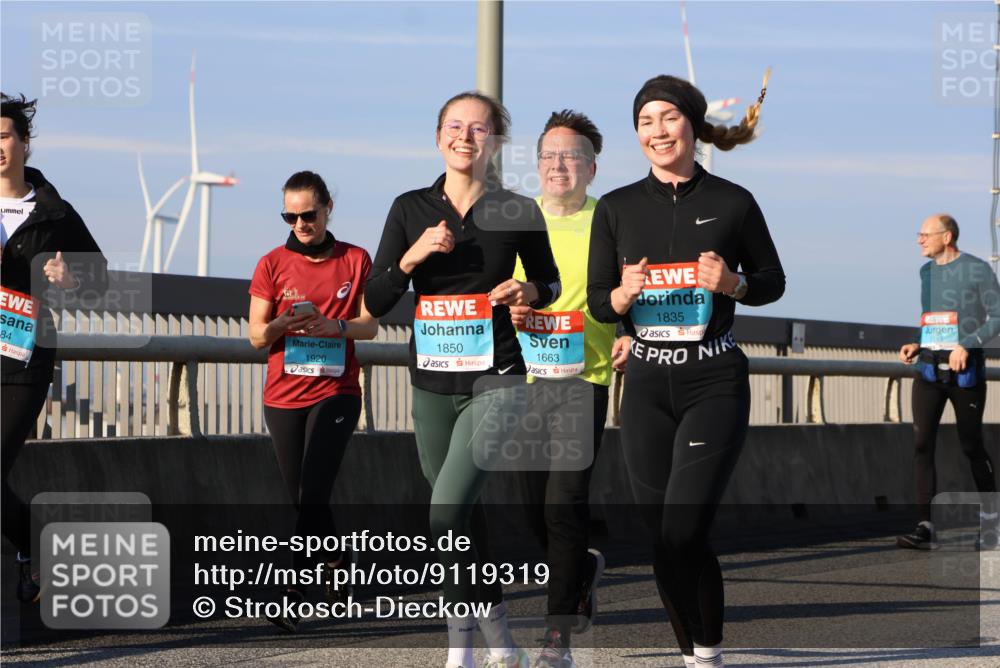 03.10.2025 - Köhlbrandbrückenlauf Strokosch-Dieckow http://msf.ph/oto/9119319 03.10.2025 09:53:10 Position 2 84, 1920, 1850, 1663, 1835 meine-sportfotos.de