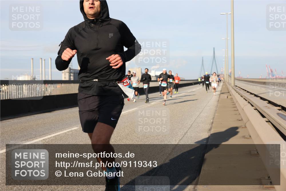 03.10.2025 - Köhlbrandbrückenlauf Lena Gebhardt http://msf.ph/oto/9119343 03.10.2025 09:45:16 Position 2  meine-sportfotos.de