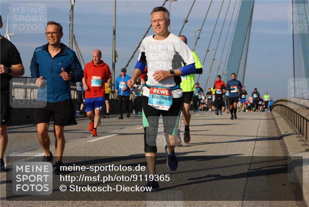 03.10.2025 - Köhlbrandbrückenlauf Strokosch-Dieckow http://msf.ph/oto/9119365 03.10.2025 09:53:13 Position 2 3172, 2404 meine-sportfotos.de