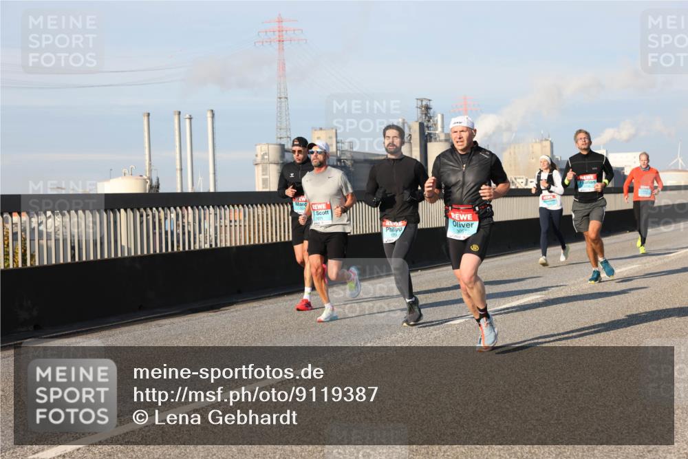 03.10.2025 - Köhlbrandbrückenlauf Lena Gebhardt http://msf.ph/oto/9119387 03.10.2025 09:45:18 Position 2 1071, 3091 meine-sportfotos.de