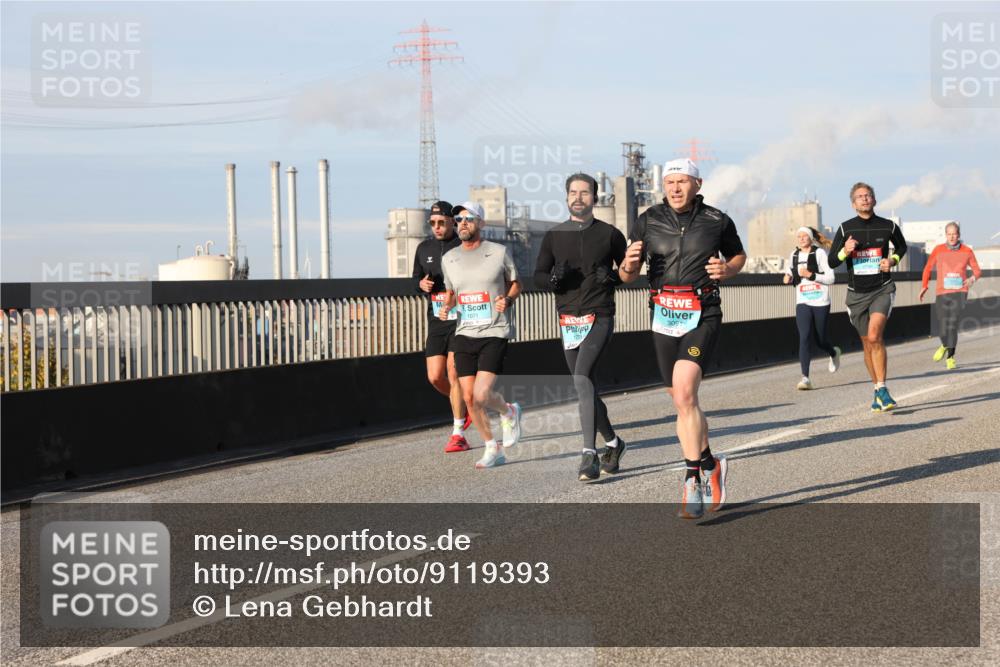 03.10.2025 - Köhlbrandbrückenlauf Lena Gebhardt http://msf.ph/oto/9119393 03.10.2025 09:45:18 Position 2 1071, 3091 meine-sportfotos.de