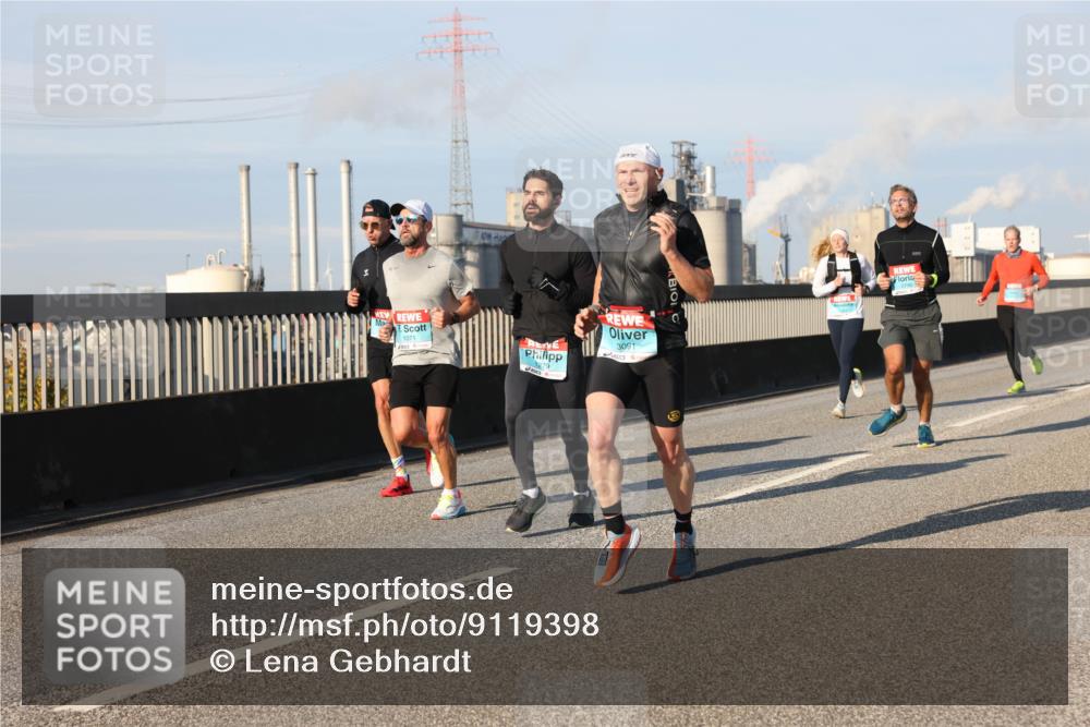 03.10.2025 - Köhlbrandbrückenlauf Lena Gebhardt http://msf.ph/oto/9119398 03.10.2025 09:45:18 Position 2 1071, 1279, 3091 meine-sportfotos.de