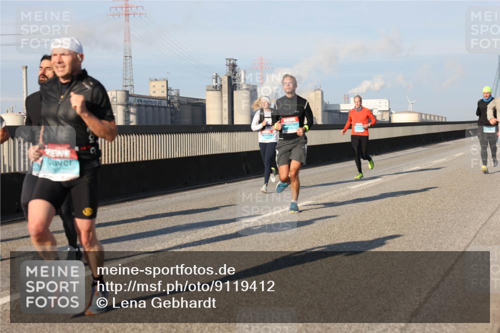 03.10.2025 - Köhlbrandbrückenlauf Lena Gebhardt http://msf.ph/oto/9119412 03.10.2025 09:45:19 Position 2  meine-sportfotos.de