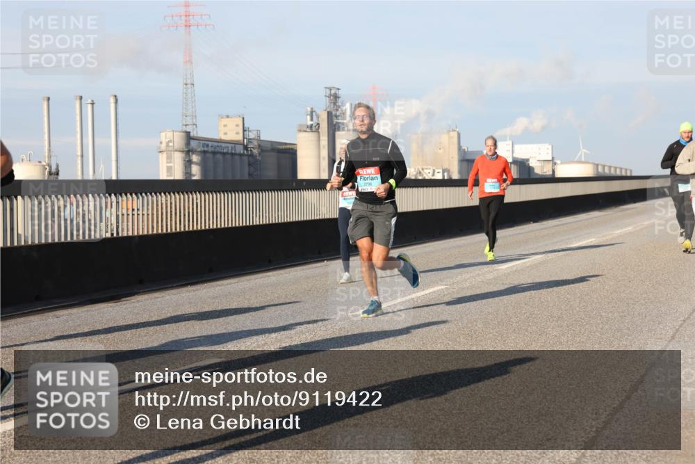 03.10.2025 - Köhlbrandbrückenlauf Lena Gebhardt http://msf.ph/oto/9119422 03.10.2025 09:45:19 Position 2 2796 meine-sportfotos.de