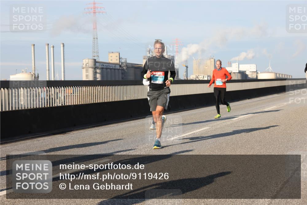 03.10.2025 - Köhlbrandbrückenlauf Lena Gebhardt http://msf.ph/oto/9119426 03.10.2025 09:45:19 Position 2  meine-sportfotos.de