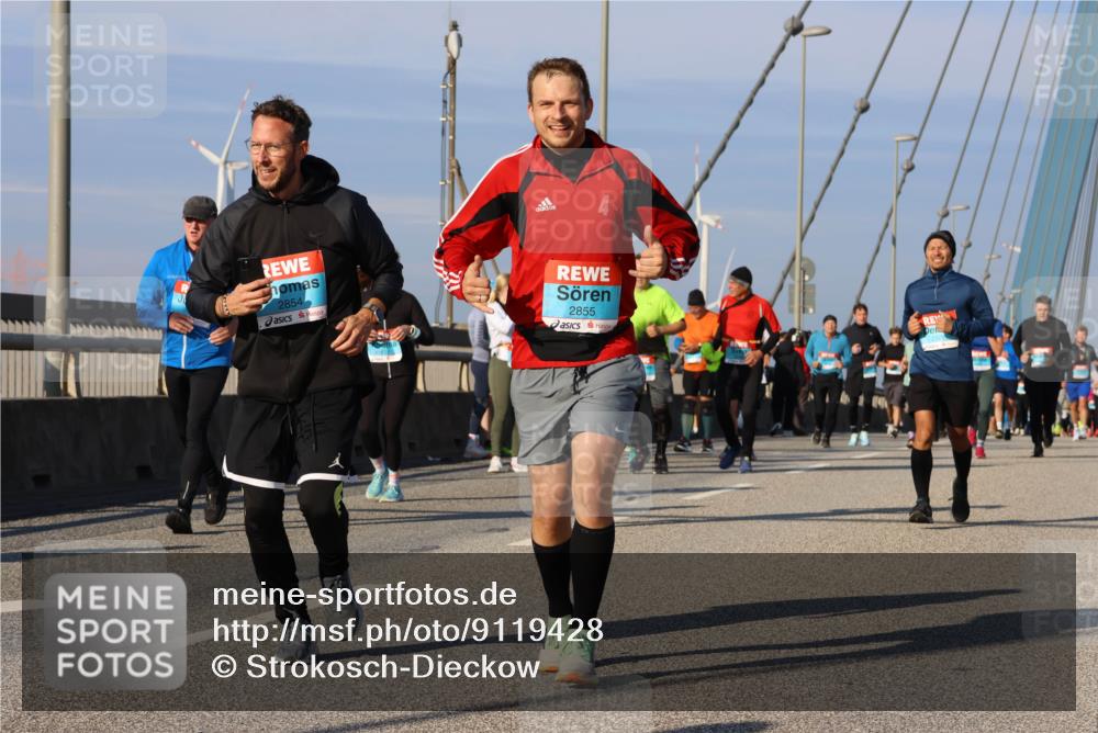 03.10.2025 - Köhlbrandbrückenlauf Strokosch-Dieckow http://msf.ph/oto/9119428 03.10.2025 09:53:18 Position 2 2854, 1614, 2855 meine-sportfotos.de