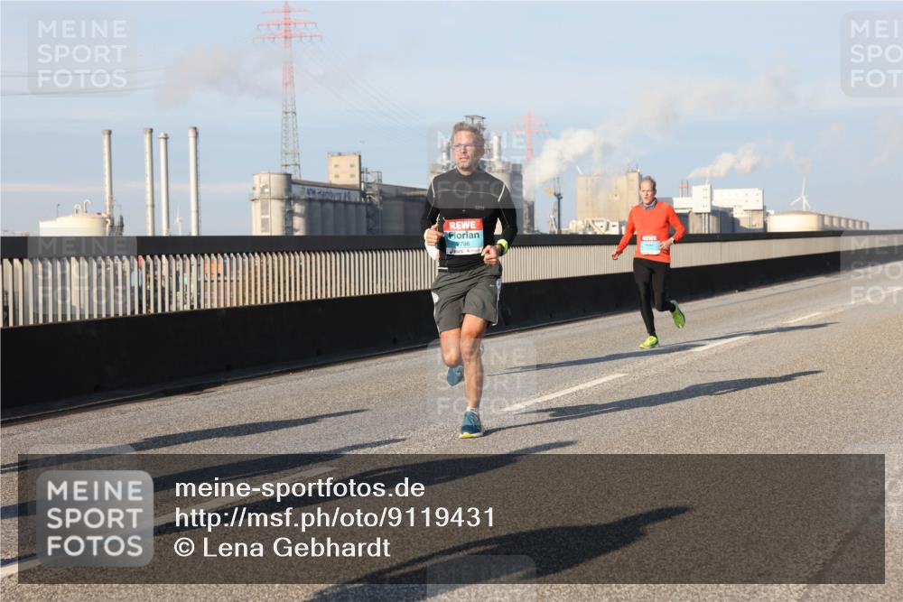 03.10.2025 - Köhlbrandbrückenlauf Lena Gebhardt http://msf.ph/oto/9119431 03.10.2025 09:45:19 Position 2 2796 meine-sportfotos.de