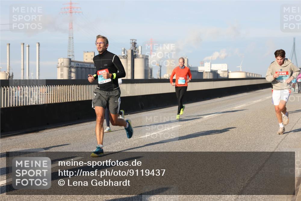 03.10.2025 - Köhlbrandbrückenlauf Lena Gebhardt http://msf.ph/oto/9119437 03.10.2025 09:45:20 Position 2 2796 meine-sportfotos.de
