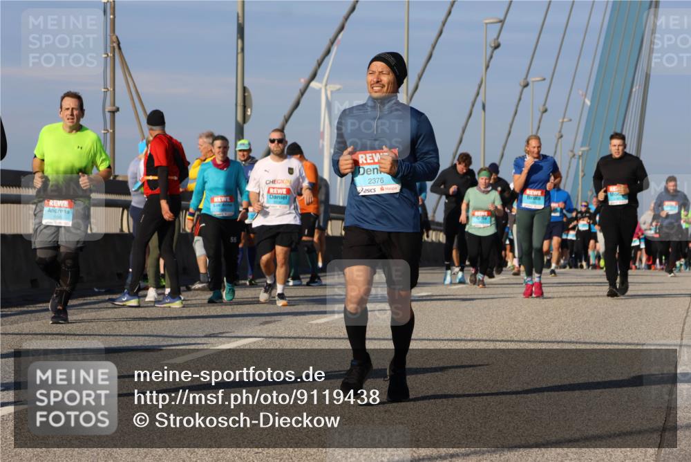 03.10.2025 - Köhlbrandbrückenlauf Strokosch-Dieckow http://msf.ph/oto/9119438 03.10.2025 09:53:20 Position 2 1995, 24, 2376, 55 meine-sportfotos.de