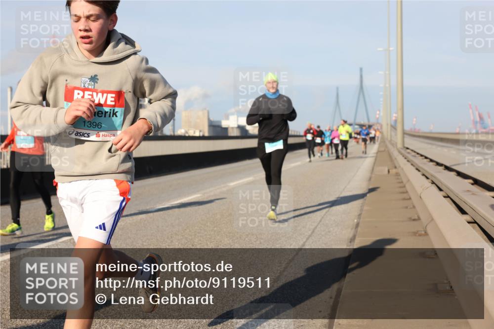 03.10.2025 - Köhlbrandbrückenlauf Lena Gebhardt http://msf.ph/oto/9119511 03.10.2025 09:45:22 Position 2 1396 meine-sportfotos.de