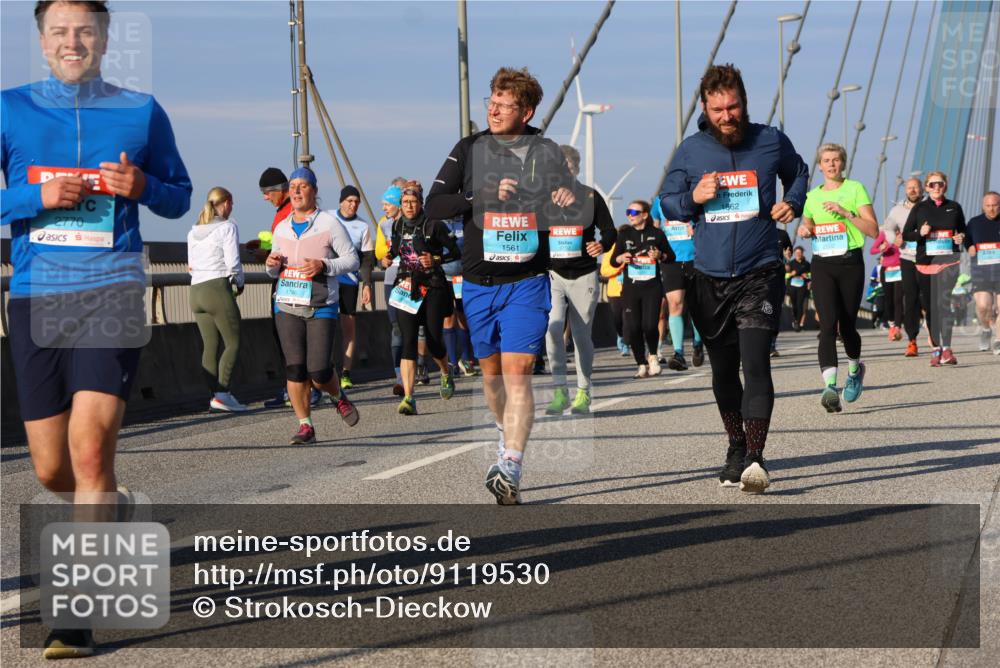 03.10.2025 - Köhlbrandbrückenlauf Strokosch-Dieckow http://msf.ph/oto/9119530 03.10.2025 09:53:33 Position 2 2770, 1746, 1561, 1562 meine-sportfotos.de