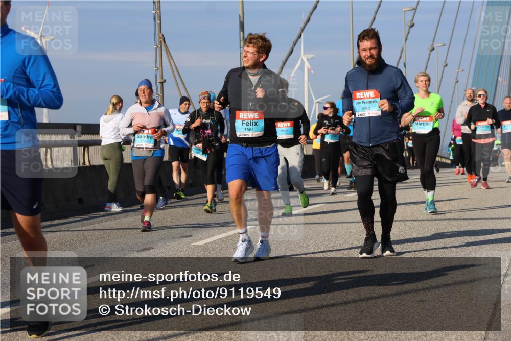 03.10.2025 - Köhlbrandbrückenlauf Strokosch-Dieckow http://msf.ph/oto/9119549 03.10.2025 09:53:33 Position 2 1746, 1562, 1561 meine-sportfotos.de