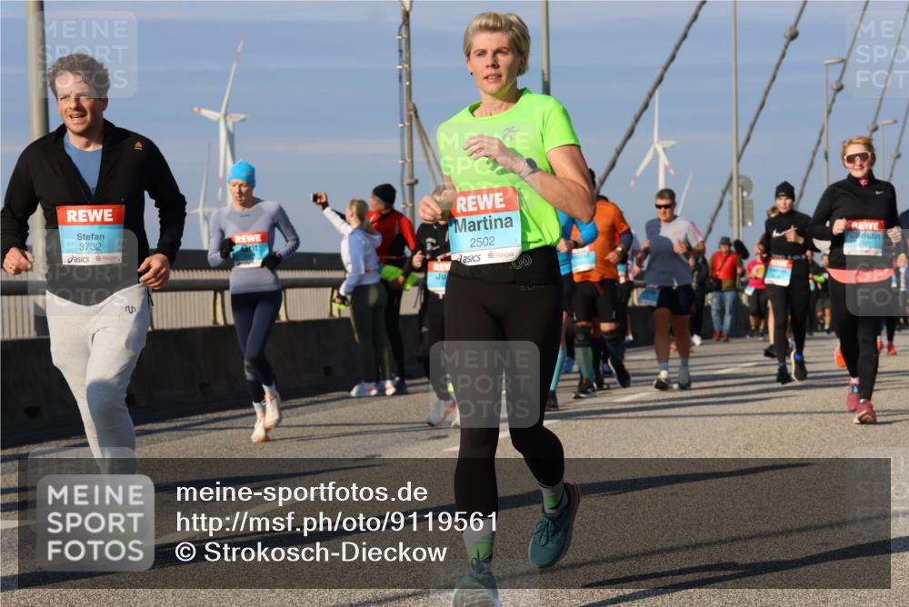 03.10.2025 - Köhlbrandbrückenlauf Strokosch-Dieckow http://msf.ph/oto/9119561 03.10.2025 09:53:37 Position 2 3732, 2502 meine-sportfotos.de