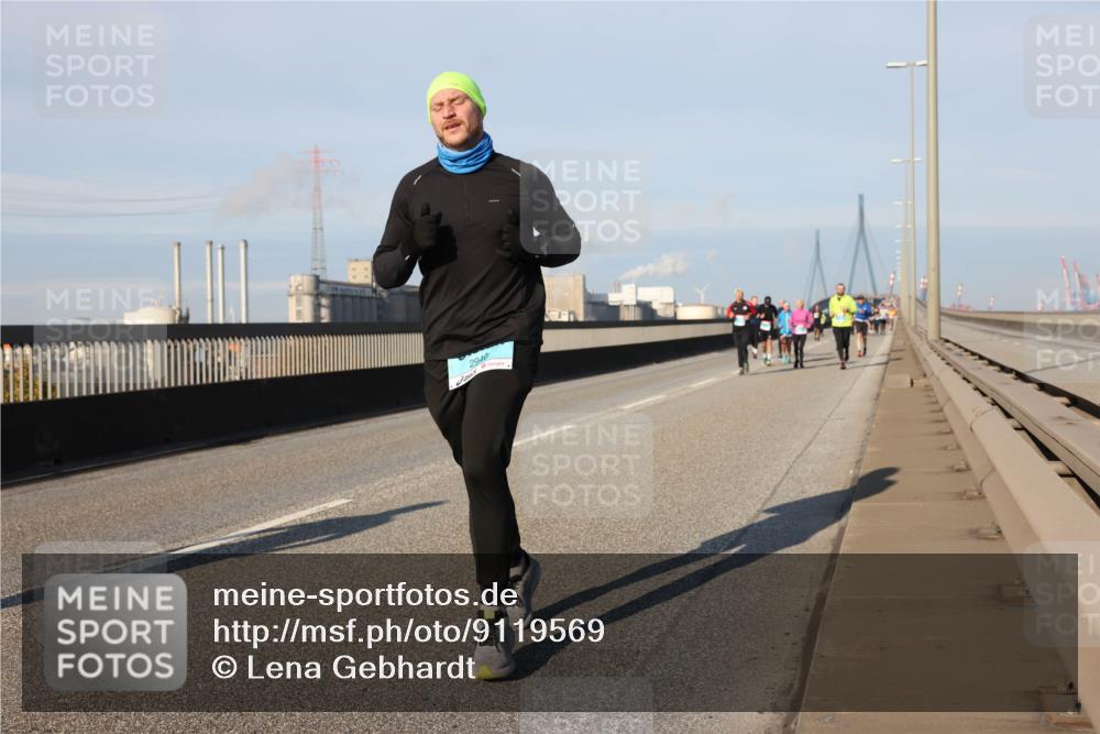 03.10.2025 - Köhlbrandbrückenlauf Lena Gebhardt http://msf.ph/oto/9119569 03.10.2025 09:45:24 Position 2 2940 meine-sportfotos.de