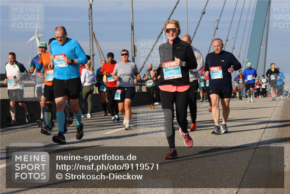 03.10.2025 - Köhlbrandbrückenlauf Strokosch-Dieckow http://msf.ph/oto/9119571 03.10.2025 09:53:40 Position 2 1740, 1917, 2460 meine-sportfotos.de